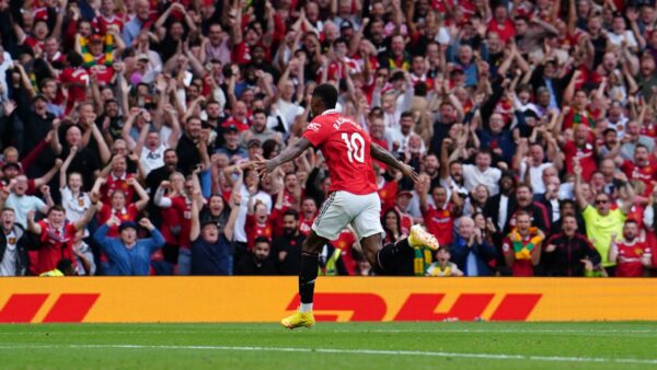 Marcus Rashford scores for Man United