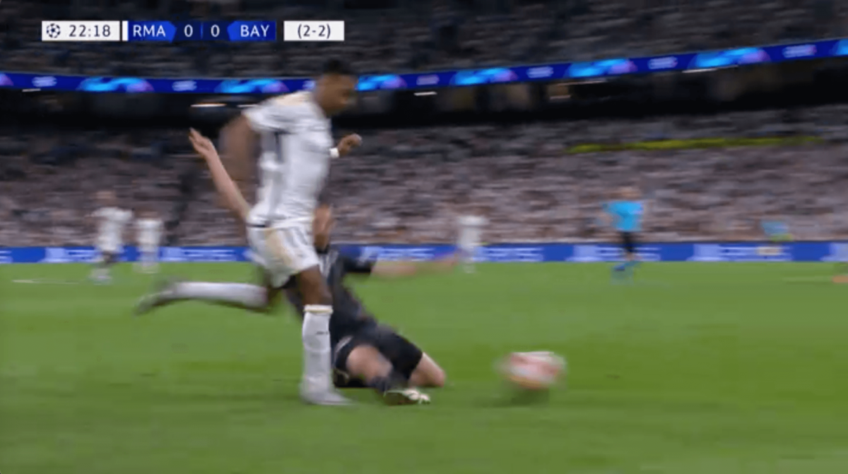 Rodrygo vs Mazraoui 6
