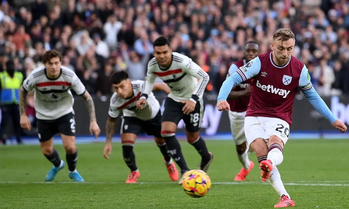 jarrod bowen casemiro lisandro martinez victor lindelof west ham